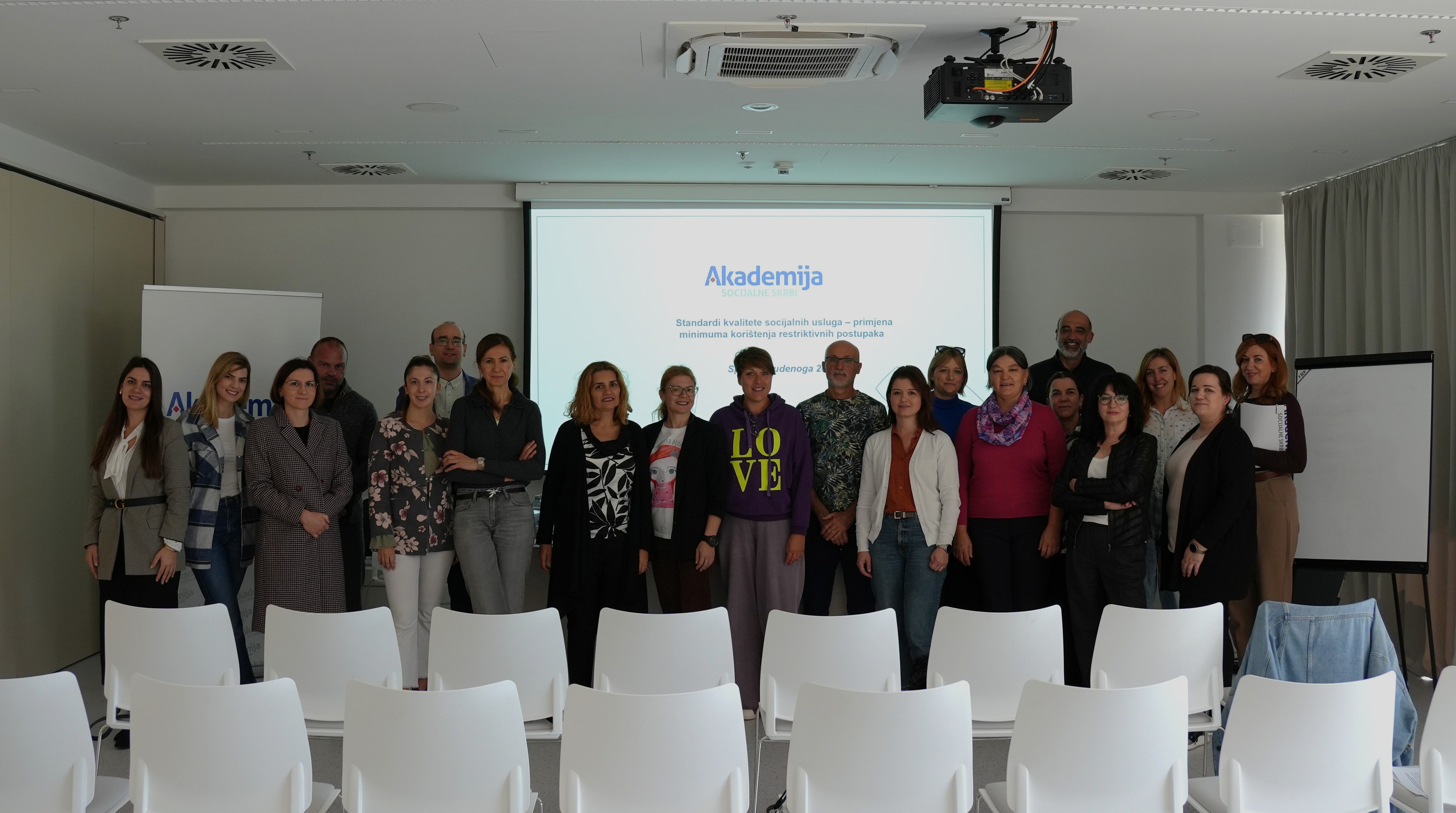 Održan prvi termin programa usavršavanja „Standardi kvalitete socijalnih usluga – primjena principa minimuma korištenja restriktivnih postupaka“